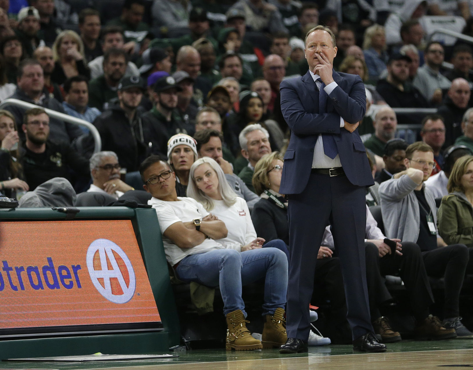 Bucks 121, Pistons 86